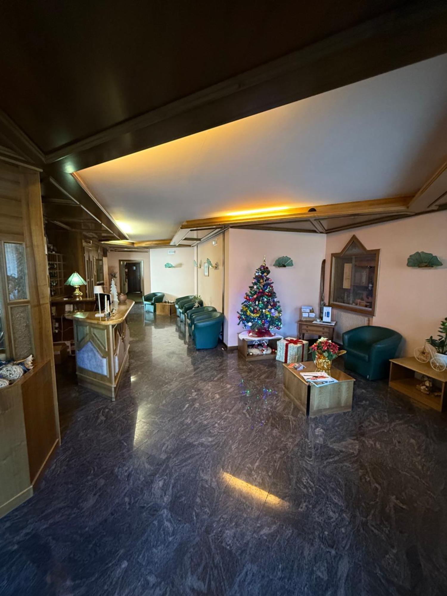 Hotel Quadrifoglio Pinzolo Exteriér fotografie